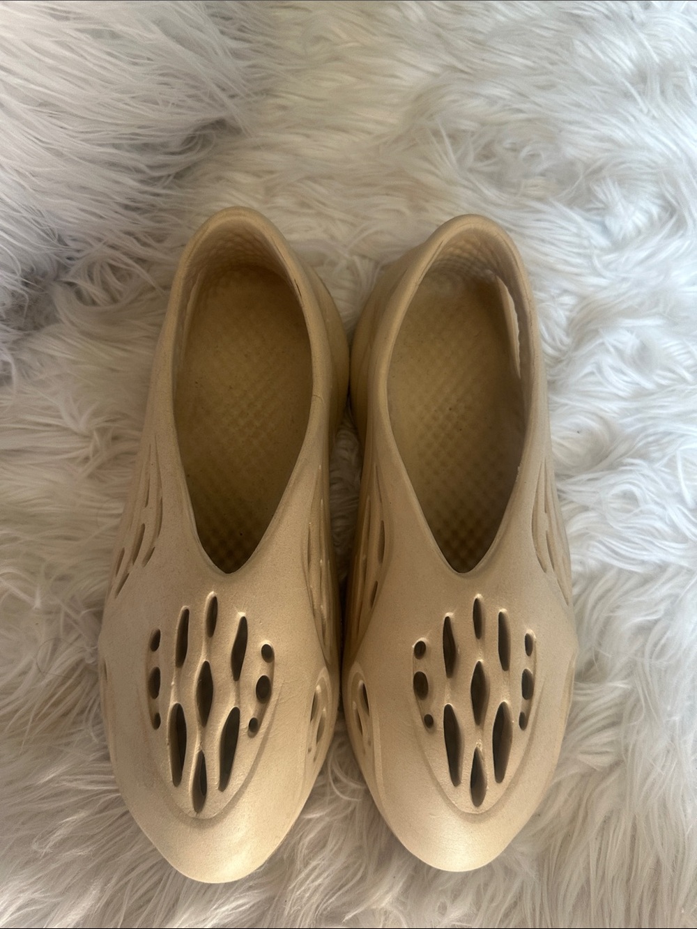 Women’s Slip-On Foam Clog in Beige
